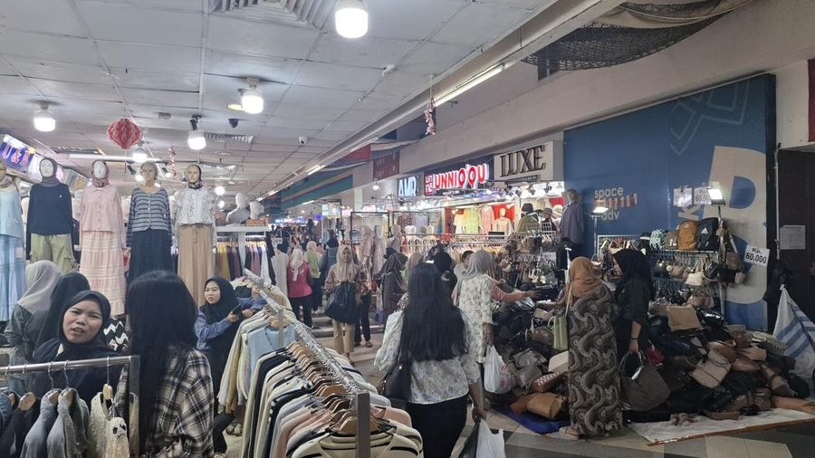 Kondisi Pasar Tanah Abang, Jakarta Pusat, Sepekan Jelang Ramadan, Kamis (12/2/2026). (CNBC Indonesia/Chandra Dwi Pranata)