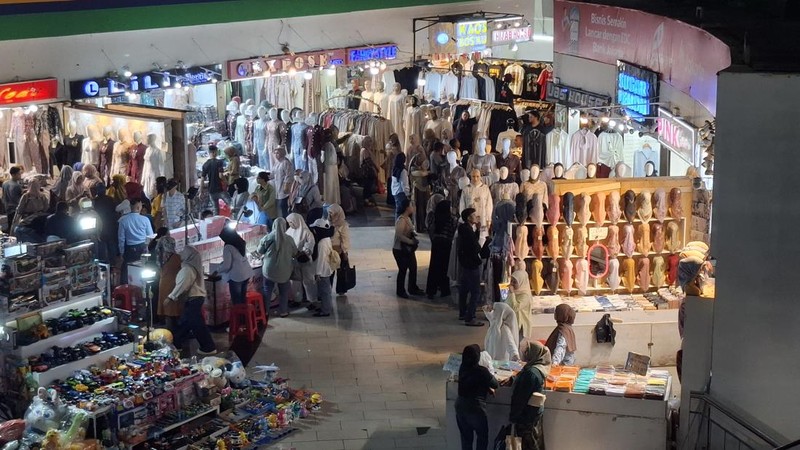 Kondisi Pasar Tanah Abang, Jakarta Pusat, Sepekan Jelang Ramadan, Kamis (12/2/2026). (CNBC Indonesia/Chandra Dwi Pranata)