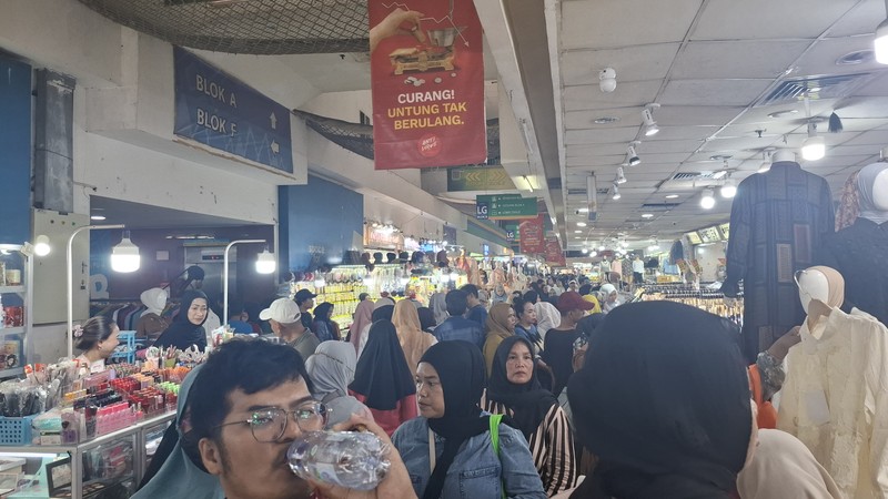 Kondisi Pasar Tanah Abang, Jakarta Pusat, Sepekan Jelang Ramadan, Kamis (12/2/2026). (CNBC Indonesia/Chandra Dwi Pranata)