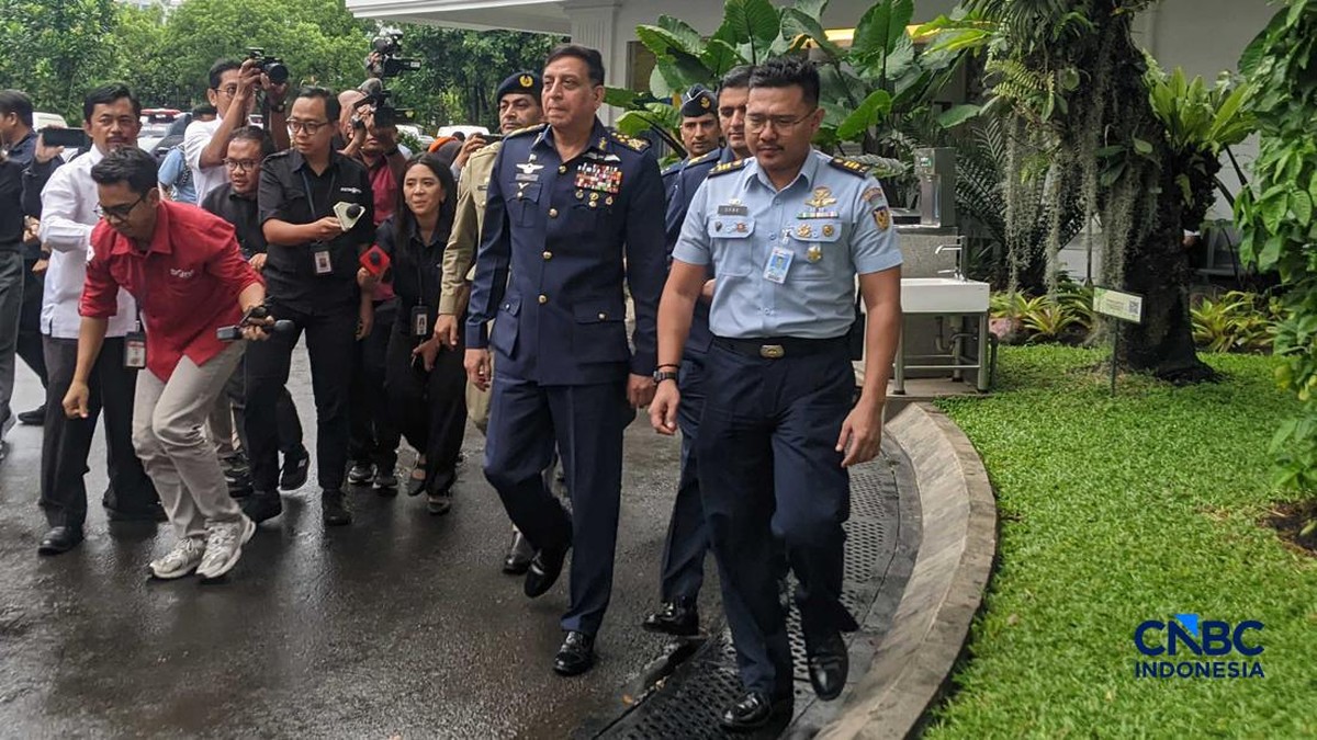 Prabowo Terima Chief of The Air Staff Pakistan Zaheer Ahmed di Istana