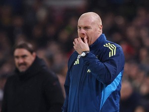 Nottingham Forest Pecat Sean Dyche