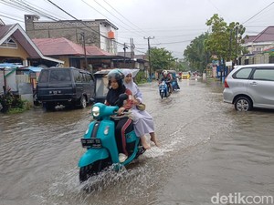 Banjir Rendam Jalanan di Pangkep, Warga Diimbau Waspadai Luapan Bendungan