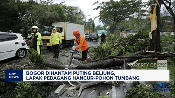 Video: Bogor Dihantam Puting Beliung-Warga Ramai-ramai Borong Komputer