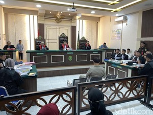 Eks Wakapolri Oegroseno Bela Botok cs di Sidang: Mereka Dikriminalisasi