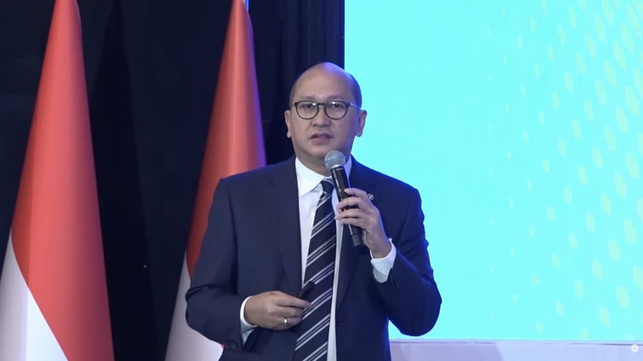 Menteri Investasi/Kepala Badan Koordinasi Penanaman Modal (BKPM) sekaligus CEO Danantara, Rosan Roeslani saat menyampaikan paparan dalam Indonesia Economic Outlook 2026 di Gedung Danantara, Jakarta, Jumat (13/2/2026). (Tangkapan Layar Youtube/PerekonomianRI)
