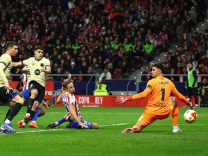 Kalah Telak dari Atletico, Barcelona Belum Mau Menyerah