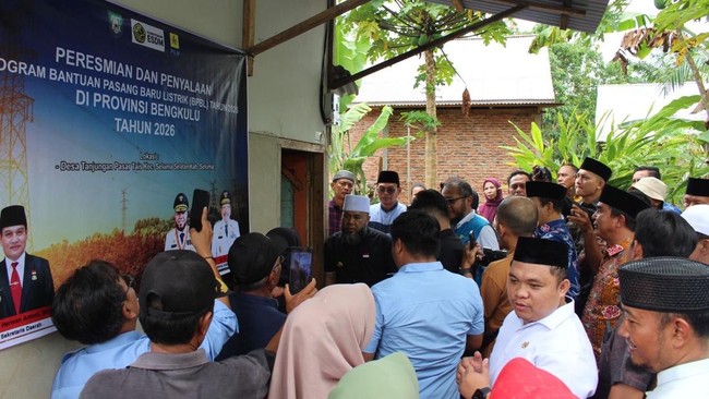 Dorong Kualitas Hidup, PLN Resmikan Listrik Gratis untuk Warga Seluma