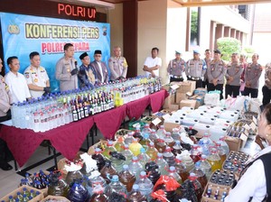 Buntut Miras Oplosan Maut di Jepara, Ribuan Botol Miras Disita Polisi