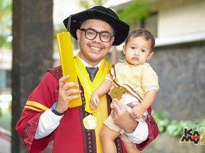 Sosok Rezzy, Wisudawan Terbaik Unpad yang Diakui Sebagai Top 2% Peneliti Dunia 2025!