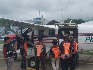 9 Guru-Nakes Dievakuasi ke Jayapura Imbas Penembakan Pesawat Smart Air
