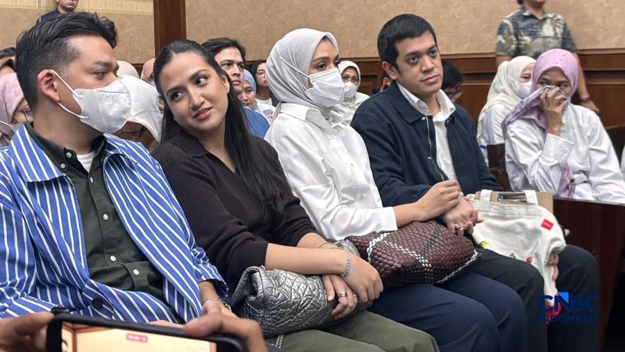 Sidang tuntutan Jaksa untuk Anak Mohammad Riza Chalid, Muhammad Kerry Adrianto Riza di Pengadilan Tipikor Jakarta, Jumat (13/2/2026) malam. (CNBC Indonesia/Firda Dwi Muliawati)