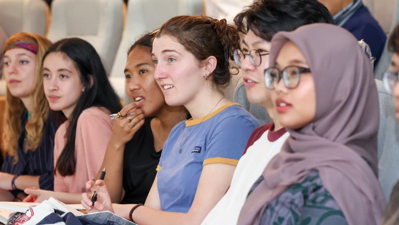 kerja sama akademis antara Otorita Ibu Kota Nusantara, Leiden&ndash;Delft&ndash;Erasmus Universities (LDE), dan Universitas Mulawarman, Otorita IKN membuka ruang pembelajaran langsung bagi generasi muda di Auditorium Kantor Balai Kota Otorita IKN, KIPP Nusantara, Kamis (5/2/2026). (Dok IKN)