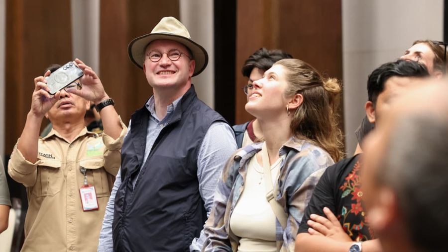 kerja sama akademis antara Otorita Ibu Kota Nusantara, Leiden&ndash;Delft&ndash;Erasmus Universities (LDE), dan Universitas Mulawarman, Otorita IKN membuka ruang pembelajaran langsung bagi generasi muda di Auditorium Kantor Balai Kota Otorita IKN, KIPP Nusantara, Kamis (5/2/2026). (Dok IKN)