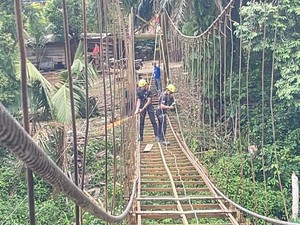 Wujudkan Mimpi Anak Sekolah, Polda Riau Kebut Jembatan Gantung di Kuansing