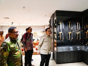 Menbud Siap Dukung Rencana Peringatan 100 Tahun Jam Gadang
