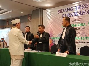 Unik! Sejoli di Purwokerto Ini Ijab Kabul Bernuansa Sidang