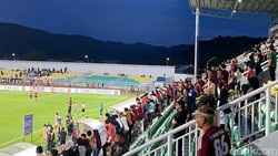 PSM Didenda Rp 30 Juta gegara Suporter Lempar Botol ke Lapangan