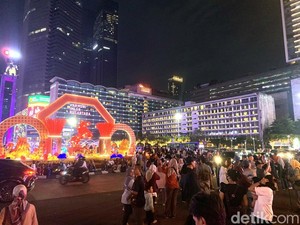 Antusiasme Warga Kunjungi Festival Imlek di Bundaran HI: Banyak Spot Foto