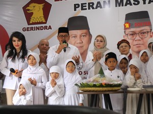 Legislator Himmatul Aliyah Sapa Warga dalam Kegiatan Pengobatan Gratis di Ragunan