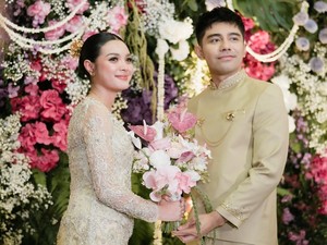 Momen Haru Tunangan Riza Syah dan Claudia Andhara Ternyata Serba Kebetulan