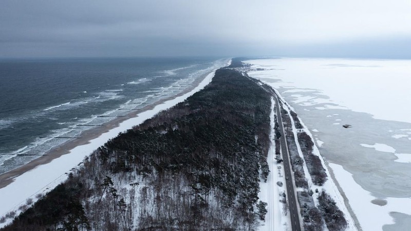 A drone view of the frozen Puck Bay and the harbour in Jastarnia, Poland, February 14, 2026. REUTERS/Lukasz Glowala