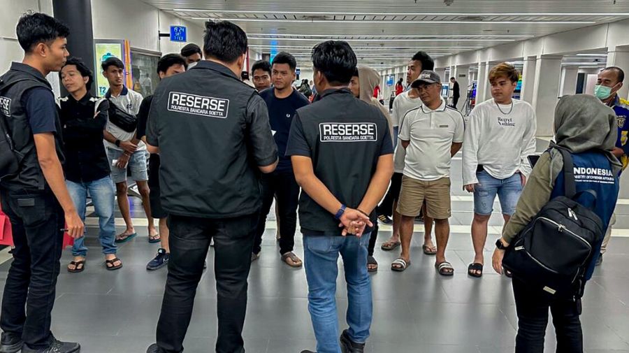 KBRI Phnom Penh terus tingkatkan koordinasi dengan instansi-instansi terkait di tanah air, termasuk aparat penegak hukum, agar WNI bermasalah yang telah difasilitasi kepulangannya menjalani pemeriksaan pada saat ketibaan di Jakarta. (Dok Kemlu)