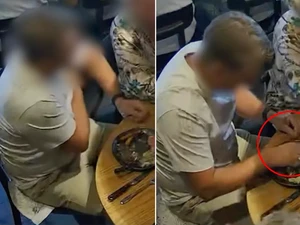 Aksi Nekat Demi Gratisan, Pelanggan Taruh Bulu Ketiak Sendiri ke Steak!