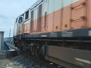 Rel di Grobogan Kembali Kebanjiran, KA Argo Bromo Anggrek Memutar via Gundih