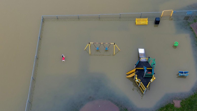 A drone view shows floodwater from the rivers Avon and Severn surrounding Tewkesbury Abbey following a long period of rain in Tewkesbury, Britain, February 16, 2026 REUTERS/Phil Noble