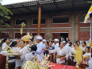 Umat Hindu Juga Punya Tradisi Khusus Syukuran Rumah, Begini Prosesinya