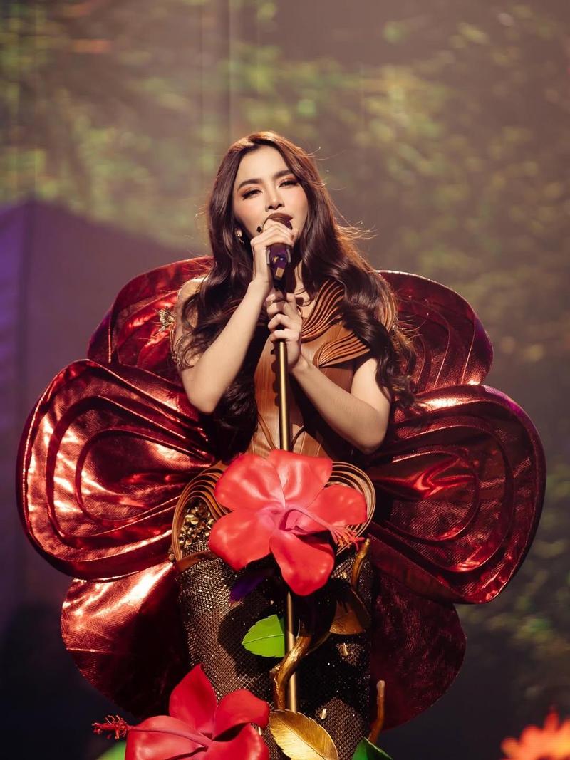 Pesona Mahalini di Konser KOMA, Cantik Maksimal Pakai Gaun Karya 5 Desainer