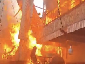 Bocah 8 Tahun Alami Luka Bakar Saat 8 Rumah Terbakar di Jalan Sangir Makassar