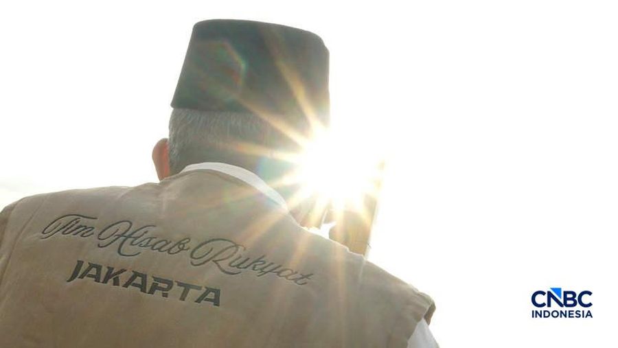 Ilustrasi Melihat Hilal. (CNBC Indonesia/Muhammad Sabki/File Foto)