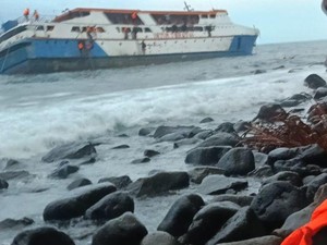 KM Intim Teratai Karam di Peraian Pulau Makian Malut, Tim SAR Diterjunkan