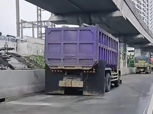Libur Imlek 2026: Korlantas Sterilkan Bahu Jalan Tol dari Truk, Lalin Ramai Lancar