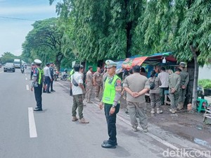 Bahayakan Lalu Lintas, PKL-Parkir Liar di Gempol Pasuruan Ditertibkan