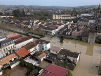 Potret Kota Tenggelam Gegara Hujan Ekstrem, Muncul Status Siaga Merah