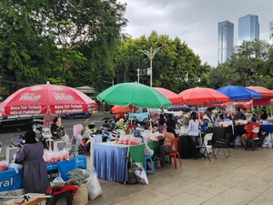 Video: Mereka yang Cuan di TPU Karet Bivak Jelang Ramadan