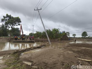 Penampakan Tanggul Sungai Tuntang Jebol Putus Jalur Semarang-Purwodadi
