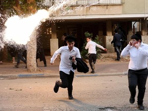 Protes Wajib Militer, Kelompok Yahudi Ultra-Ortodoks Kejar Tentara Wanita Israel