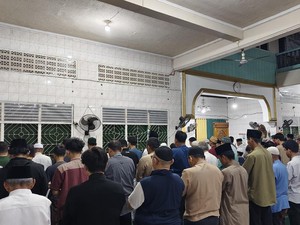 Salat Tarawih Perdana Warga Muhammadiyah di Palembang