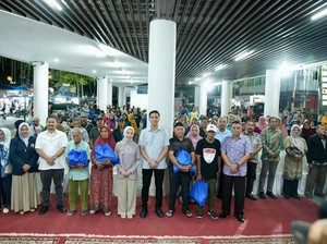 Jelang Ramadan, Andre Rosiade Bagikan 5.000 Sembako ke Warga Sawahlunto