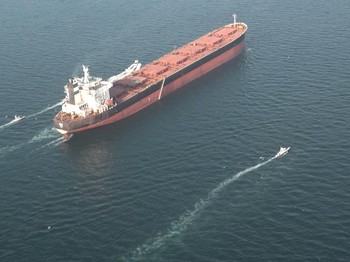 Selat Hormuz Iran Ditutup, Biaya Sektor Ini di RI Bakal 'Terbang'