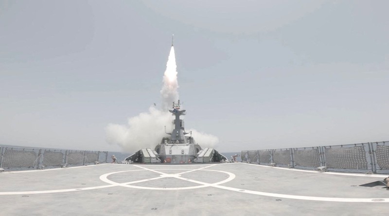 Iran menggelar latihan militer di Selat Hormuz sebagai unjuk kekuatan menjelang perundingan nuklir dengan Amerika Serikat di Jenewa, Swiss pada Selasa, 17 Februari 2026. (via REUTERS/IRGC via Wana News Agency)