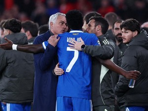 Ayo Minta Maaf, Mou!
