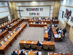 Komisi III DPR Undang MKMK Bahas Penetapan Adies Kadir Jadi Hakim MK