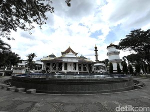 Masjid Agung Palembang Siapkan 800 Kantong Daging Kurban