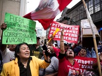 Potret Warga Pesta di Jalan Usai Presiden 