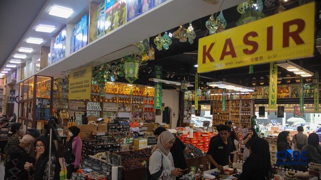 Detik-Detik Jelang Puasa, Harga Kurma di Pasar Tanah Abang Lompat