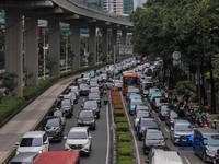 Satu per Satu Tiang Monorel di Jl Rasuna Said 